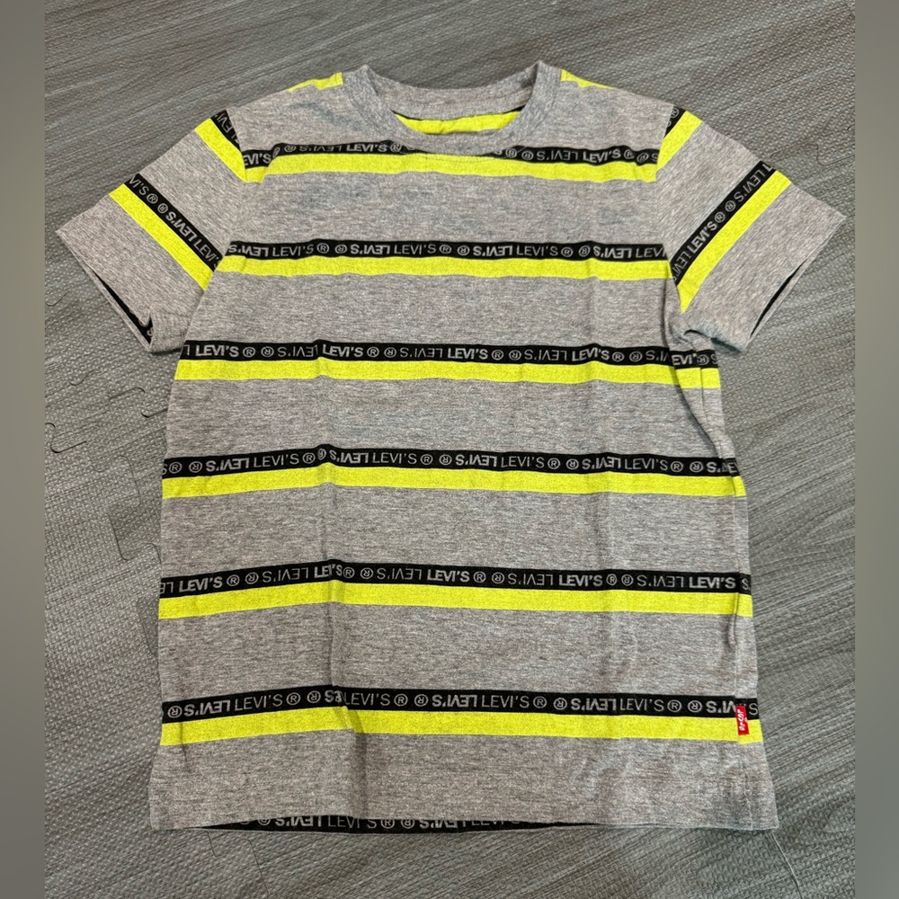Levi’s shirt boys size 7